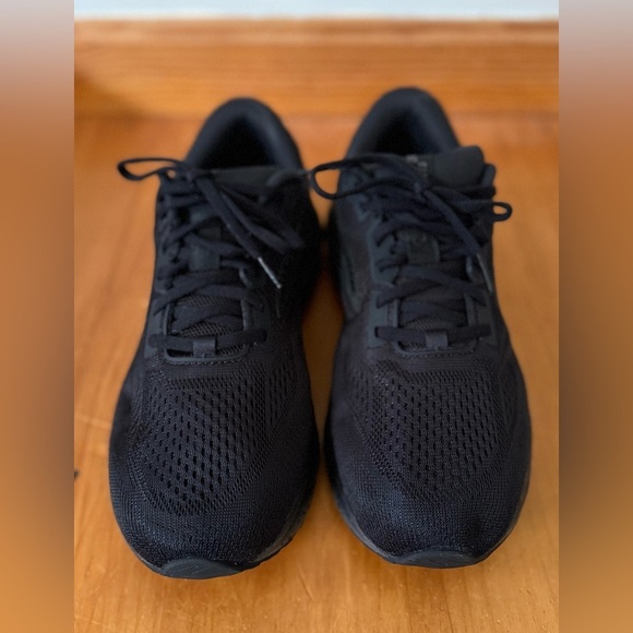 Brooks Men's Beast GTS 24 Running Shoes | Size 9.5 E (Extra Wide) - Picture 3 of 9